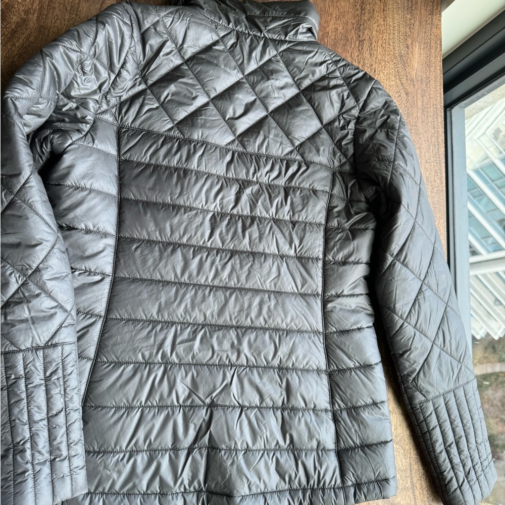 Patagonia Black Puffer Jacket with Quilted Design and Stand-Up Collar